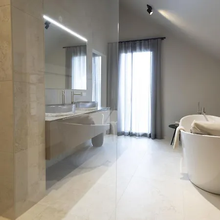 Naturchalets Thermen- & Vulkanland Waldklang Chalet Tieschen